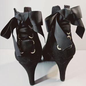 Black Ionic Tarra Boots with Bow!